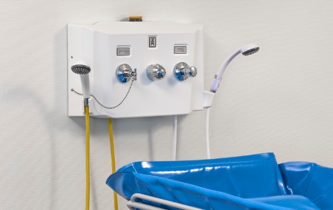 Wandhängendes Duschpult für Hydraulik Duschwagen TR2000